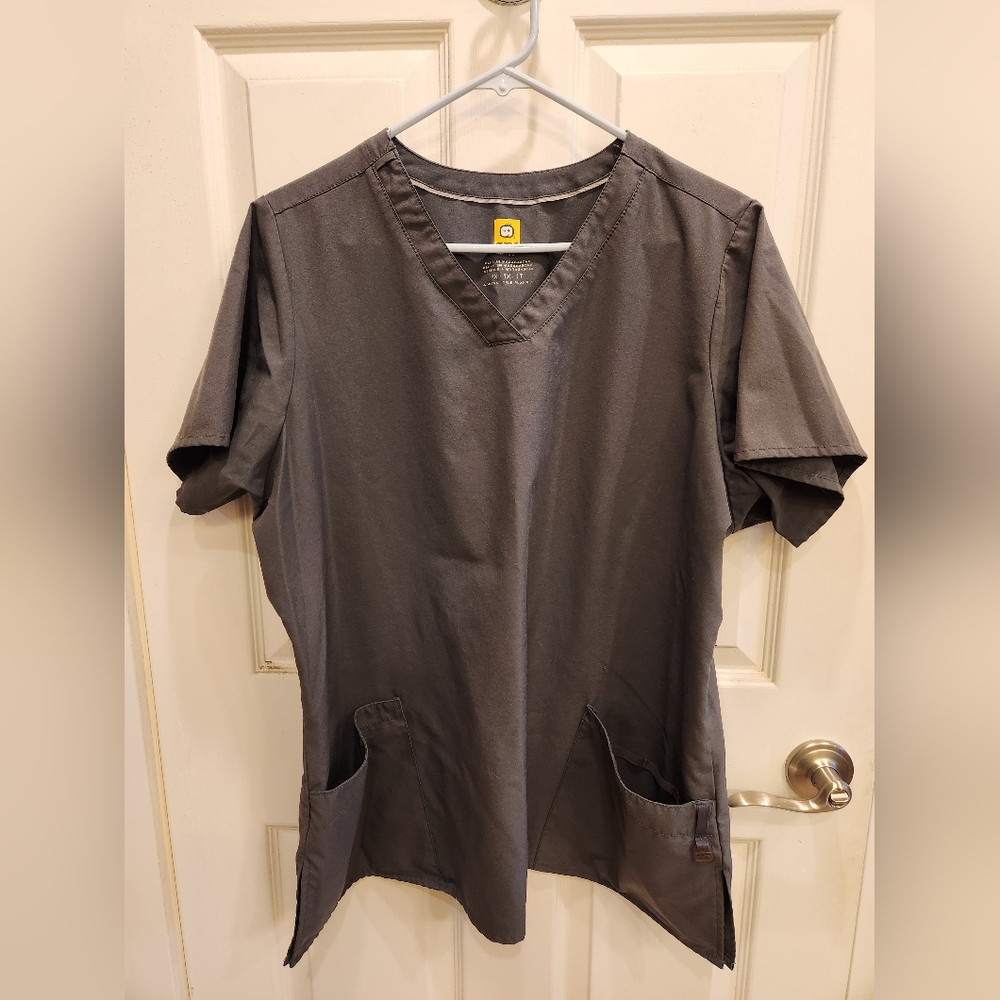 Wonderwink pewter scrub set 1X top 2X bottom